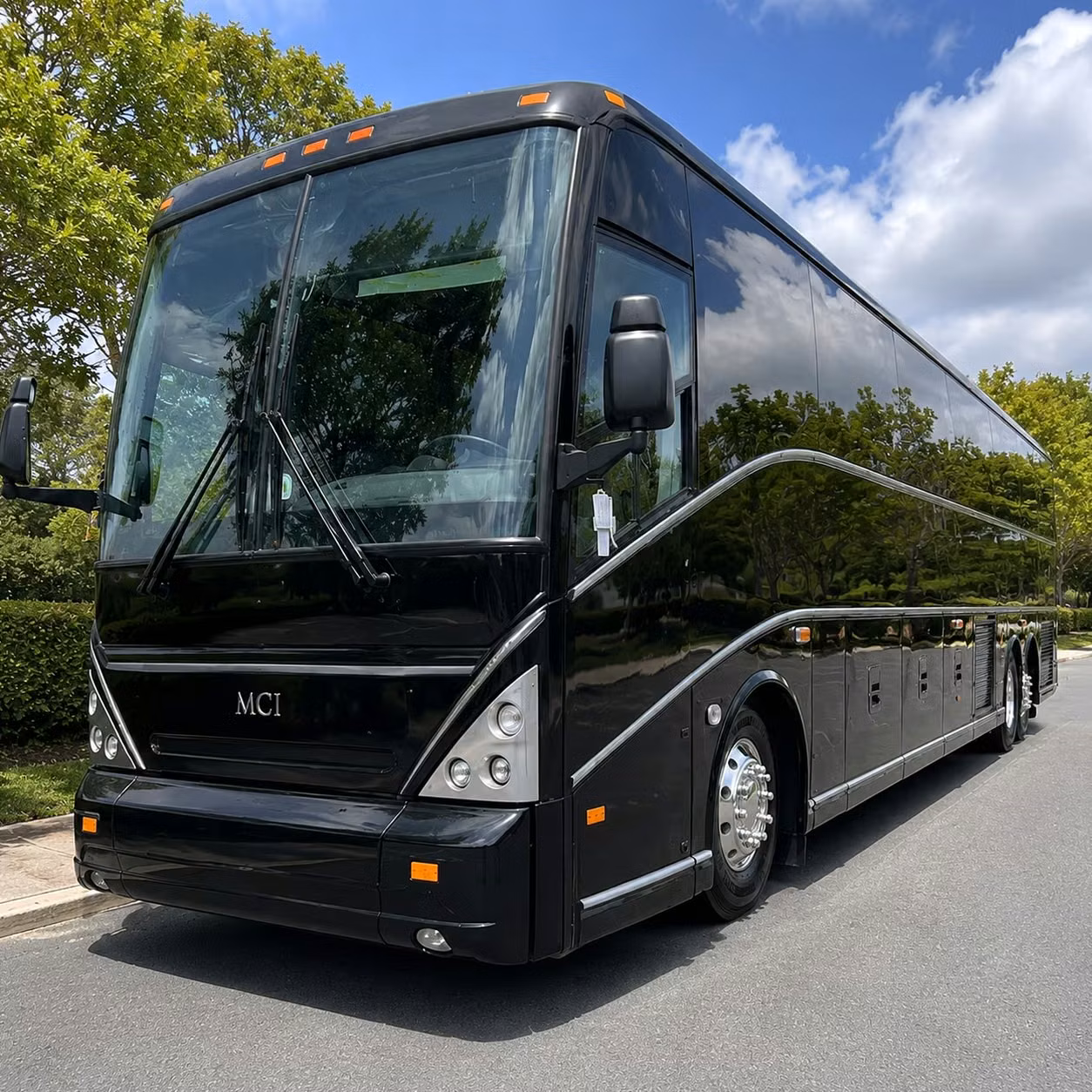 airport transfer shuttles between sugar land and houston s major airports