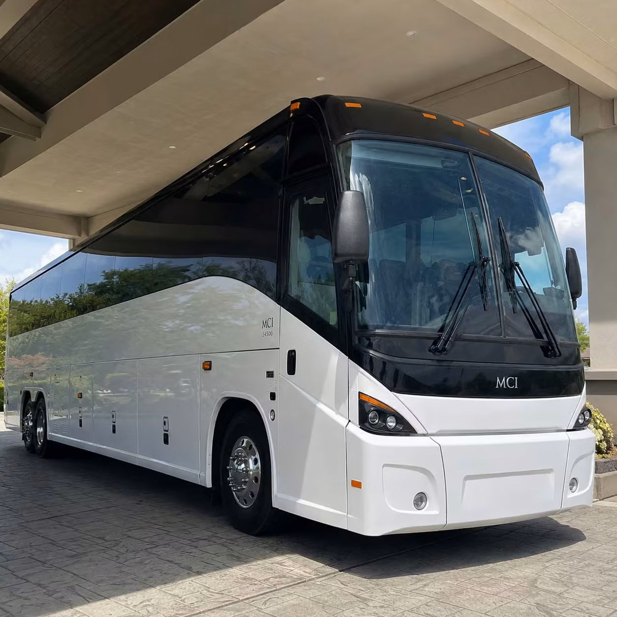 busrentalsugarland com will help you move construction crews healthcare workers and corporate teams across fort bend county
